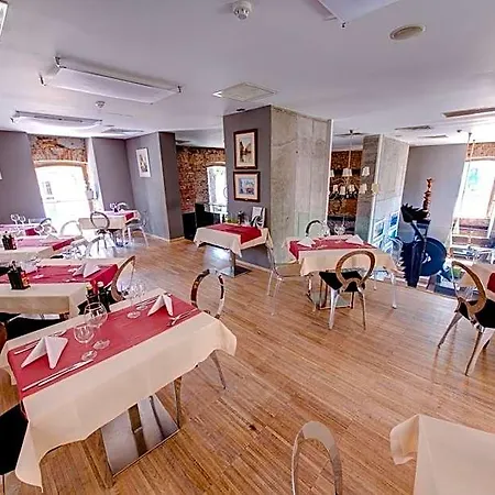 Hotel Sarroglia