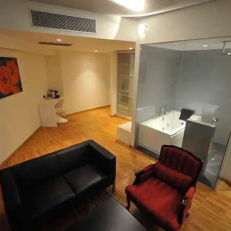 萨洛里亚酒店 4*