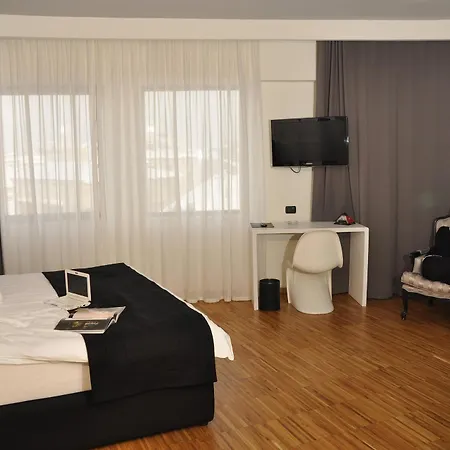 Sarroglia Ξενοδοχείο 4*