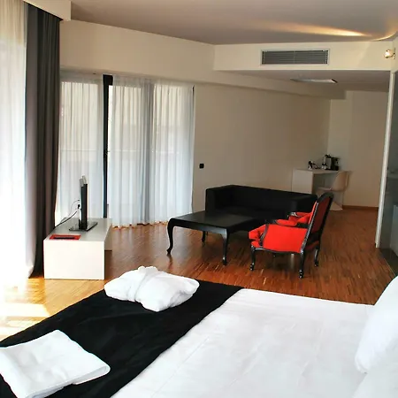 Ξενοδοχείο Sarroglia 4*
